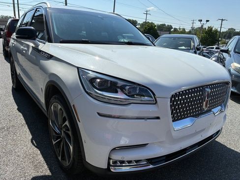 Used 2020 Lincoln Aviator Reserve w/ Equipment Group 202A AWD/4WD image 3