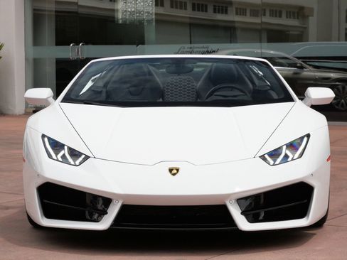 Used 2017 Lamborghini Huracan LP 580-2 RWD image 5