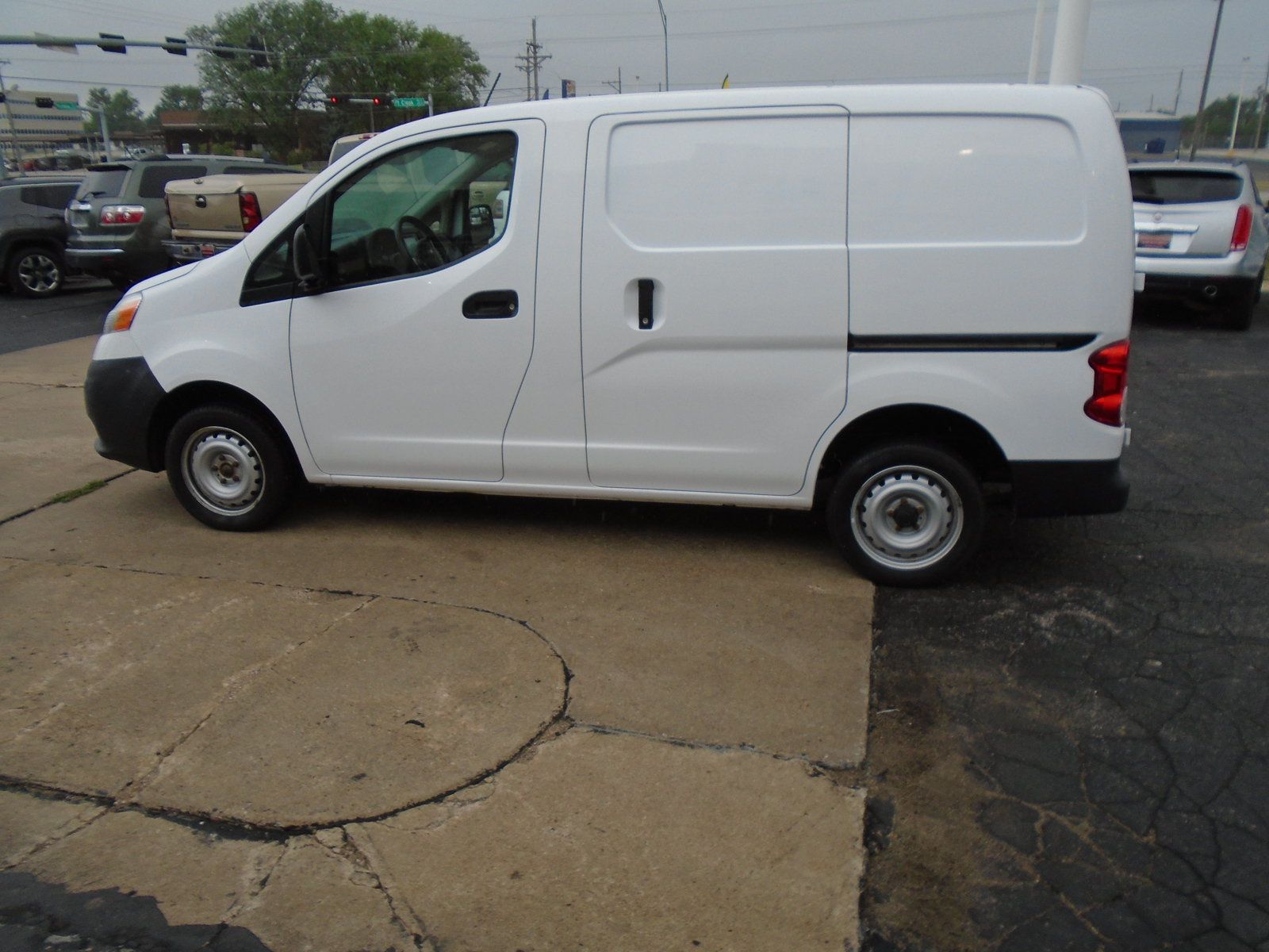 Used 2018 Nissan NV200 S FWD image 5