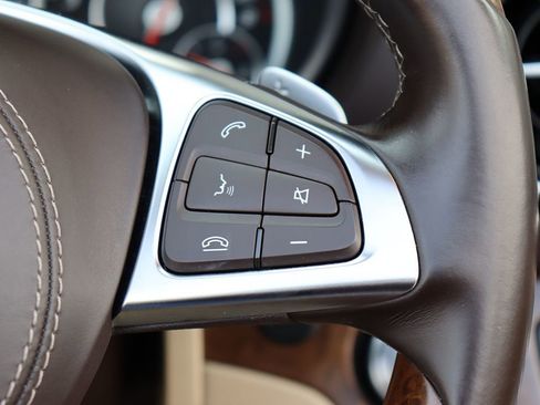 Used 2017 Mercedes-Benz SL 550 w/ Driver Assistance Package image 15