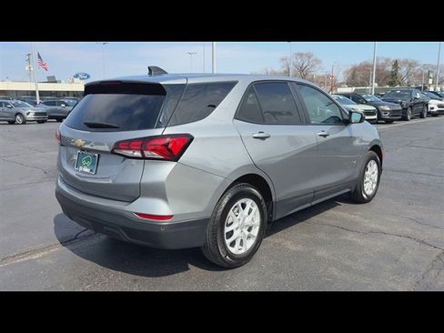 Certified 2024 Chevrolet Equinox LS w/ LS Convenience Package image 8