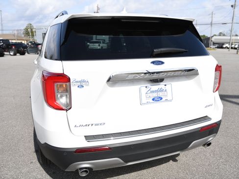 Used 2023 Ford Explorer Limited w/ Equipment Group 301A image 9