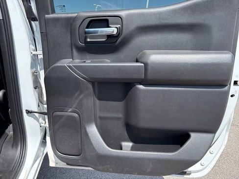 Used 2023 Chevrolet Silverado 1500 Custom image 15