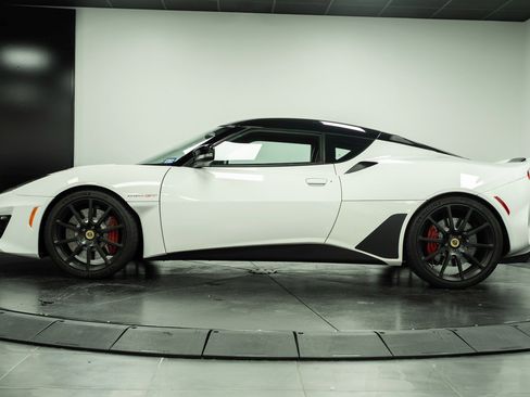 Used 2020 Lotus Evora image 13
