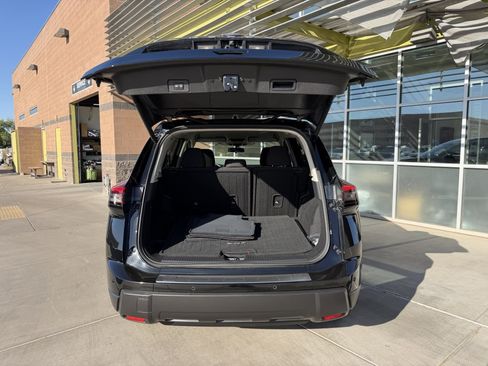 Used 2025 Nissan Rogue SV FWD image 34