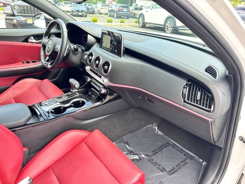 Used 2020 Kia Stinger GT-Line w/ Sun & Sound Package AWD/4WD image 39