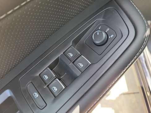New 2026 Volkswagen Atlas SE FWD image 17