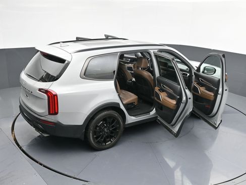 Used 2022 Kia Telluride SX w/ SX Prestige Package image 49