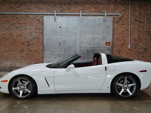 Used 2008 Chevrolet Corvette Coupe w/ Preferred Equipment Group RWD image 38