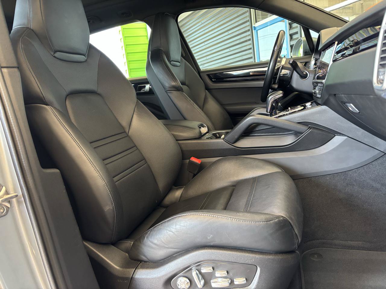 Used 2021 Porsche Cayenne S AWD/4WD image 25