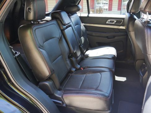 Used 2018 Ford Explorer Sport AWD/4WD image 29