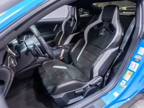 Used 2022 Ford Mustang Shelby GT500 w/ Carbon Fiber Track Pack RWD image 8