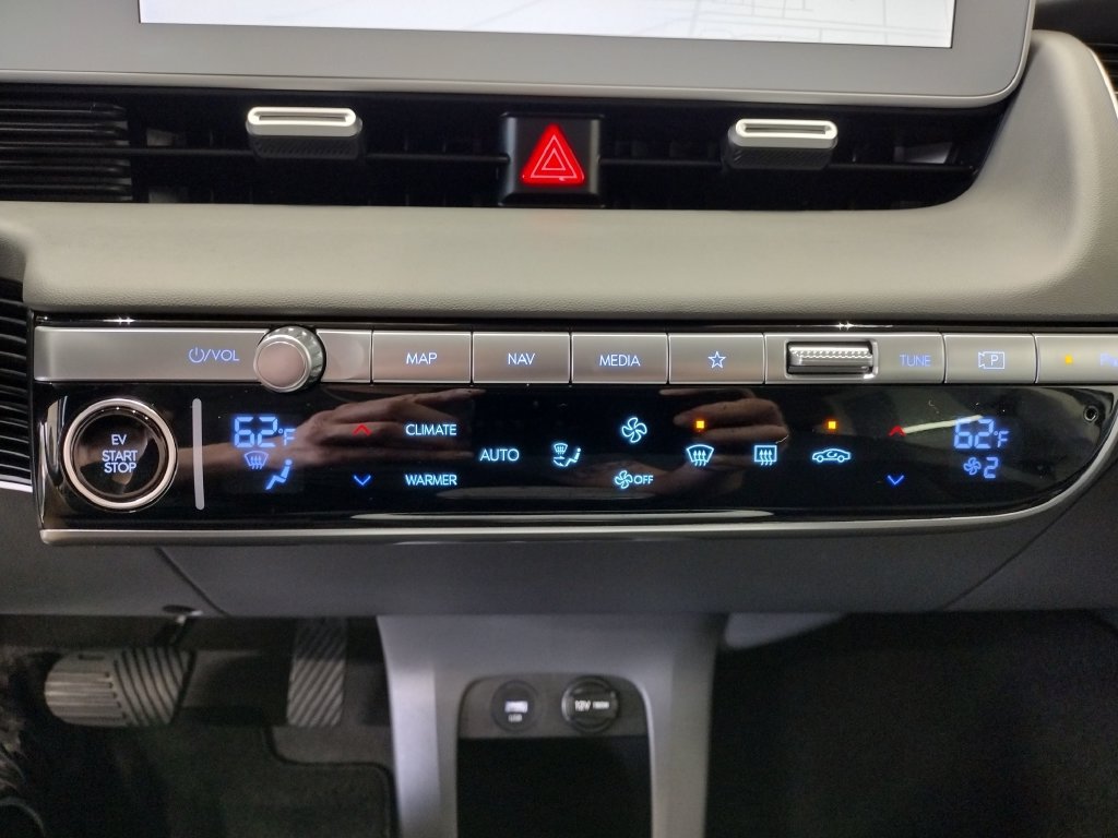 Certified 2024 Hyundai Ioniq 5 SEL AWD/4WD image 30