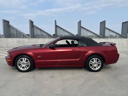 Used 2005 Ford Mustang GT RWD image 10
