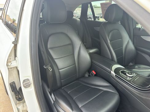 Used 2019 Mercedes-Benz GLC 300 4MATIC image 29