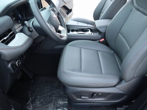 New 2025 Ford Explorer Active w/ Active Comfort Package image 14