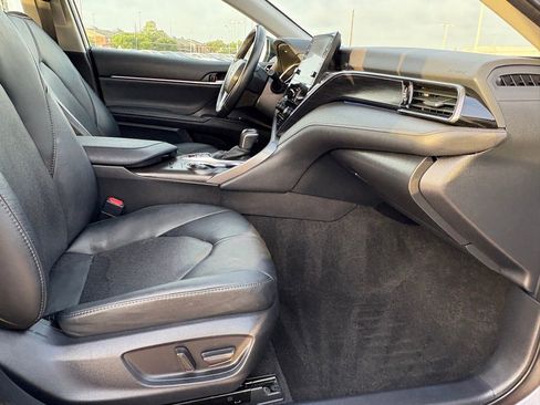 Used 2024 Toyota Camry XLE FWD image 39
