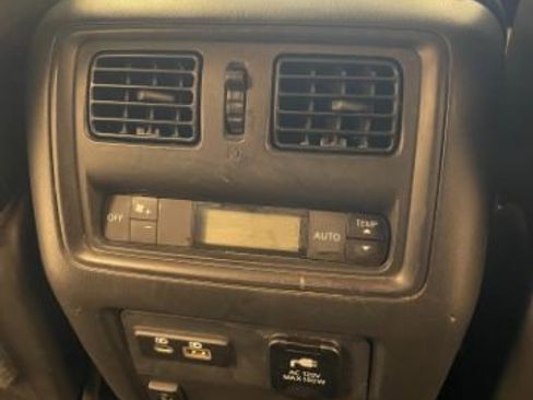 Used 2020 Nissan Pathfinder SL FWD image 22
