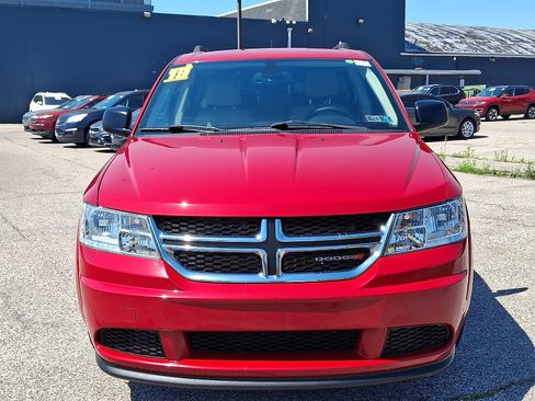 Used 2019 Dodge Journey SE FWD image 2