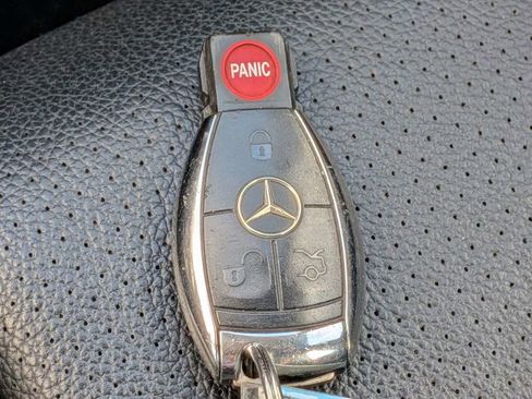 Used 2009 Mercedes-Benz C 300 Sedan image 32