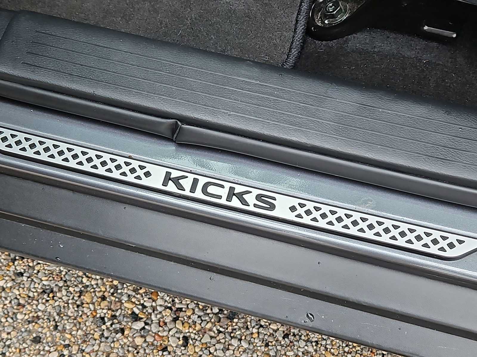 Used 2025 Nissan Kicks Play S FWD image 15