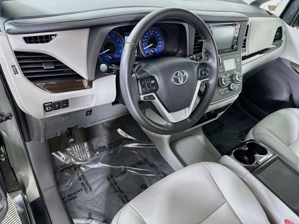 Certified 2020 Toyota Sienna XLE w/ XLE Navigation Package FWD image 21