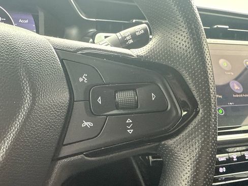 Used 2022 Chevrolet Bolt EUV LT image 45