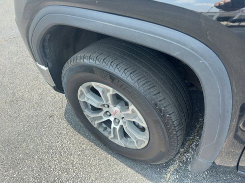 Used 2024 GMC Sierra 1500 SLT image 8