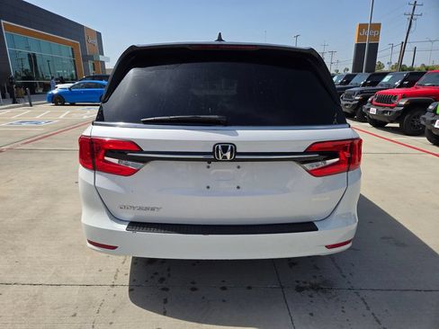Used 2024 Honda Odyssey EX-L image 4