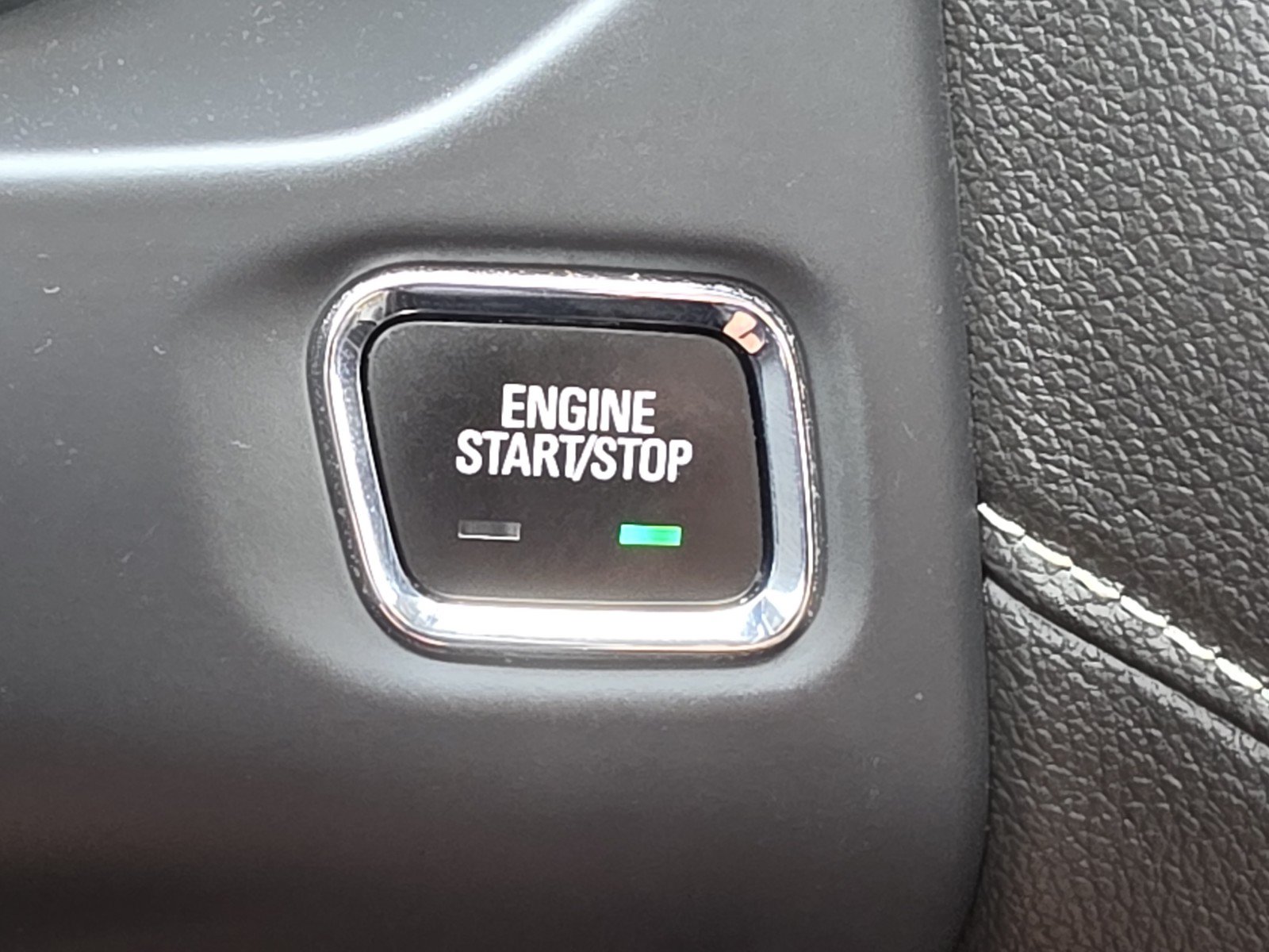 Used 2023 GMC Acadia SLE w/ Driver Convenience Package FWD image 25