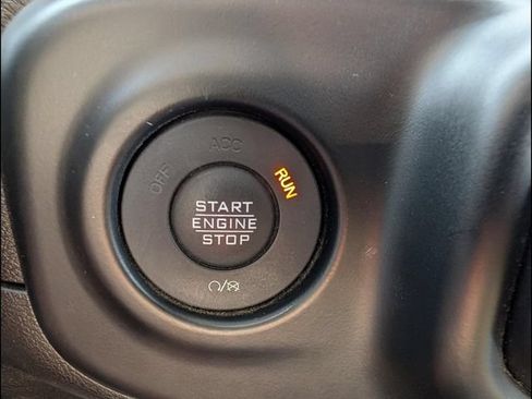 Used 2022 Jeep Wrangler Unlimited Rubicon w/ Cold Weather Group AWD/4WD image 11