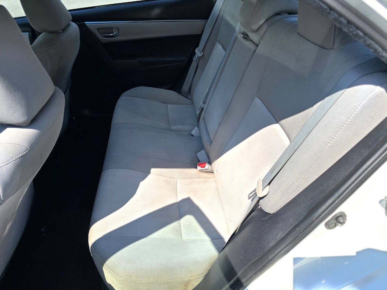 Used 2015 Toyota Corolla LE FWD image 21