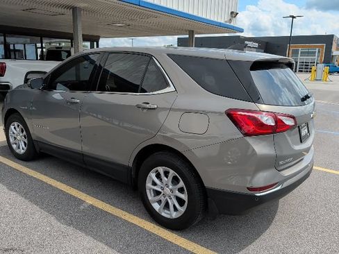 Used 2019 Chevrolet Equinox LT FWD image 2
