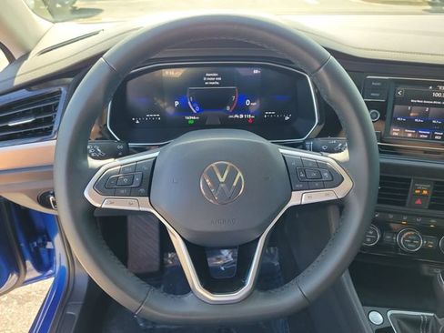 Certified 2024 Volkswagen Jetta SE w/ Panoramic Sunroof Package FWD image 19