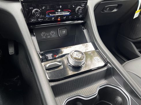 New 2025 Jeep Grand Cherokee L Limited w/ Black Appearance Package image 37