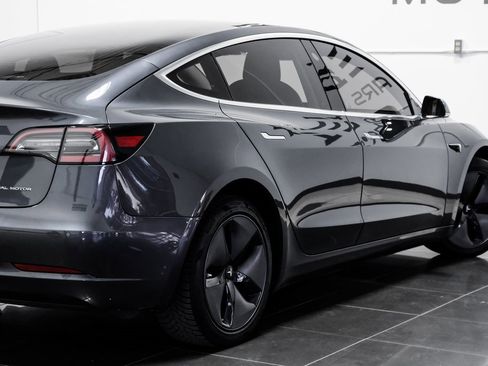 Used 2018 Tesla Model 3 Long Range image 16
