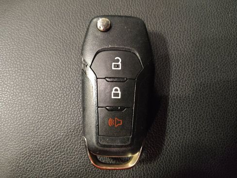 Used 2021 Ford Escape S AWD/4WD image 32