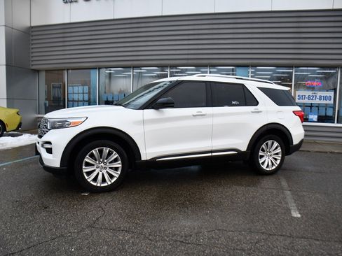 Used 2023 Ford Explorer Limited w/ Limited Technology Package image 2