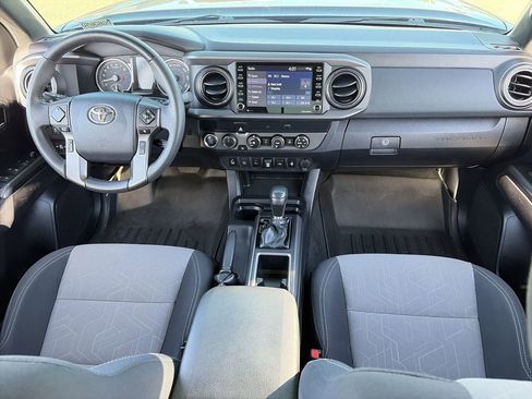 Used 2020 Toyota Tacoma TRD Off-Road w/ Technology Package AWD/4WD image 30