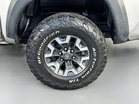 Used 2017 Toyota Tacoma TRD Off-Road w/ Tow Package (A/T) AWD/4WD image 34