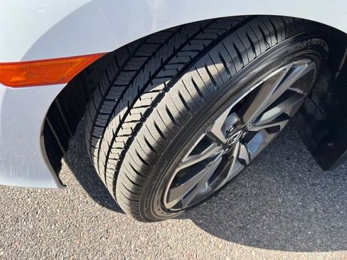 Used 2020 Honda Civic Touring image 21