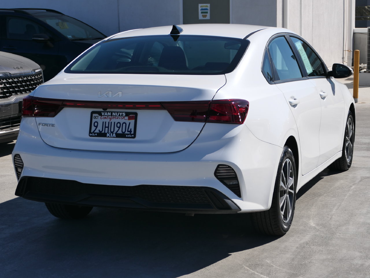 Used 2023 Kia Forte LXS FWD image 3