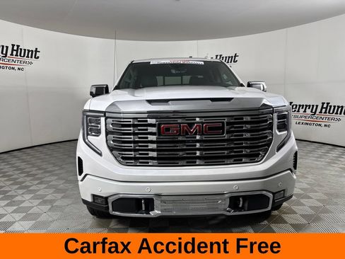 Used 2023 GMC Sierra 1500 Denali w/ Denali Reserve Package AWD/4WD image 3