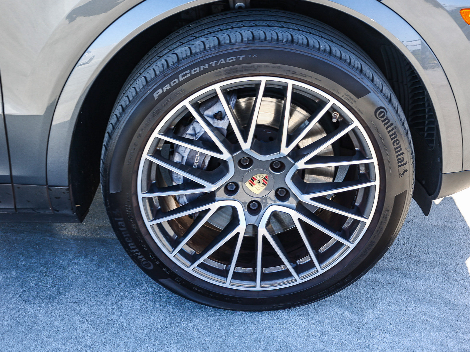 Used 2021 Porsche Cayenne Coupe AWD/4WD image 9