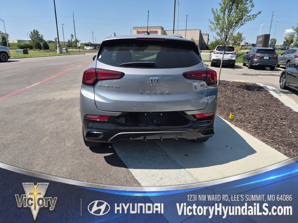 Used 2024 Buick Encore GX Sport Touring FWD image 4