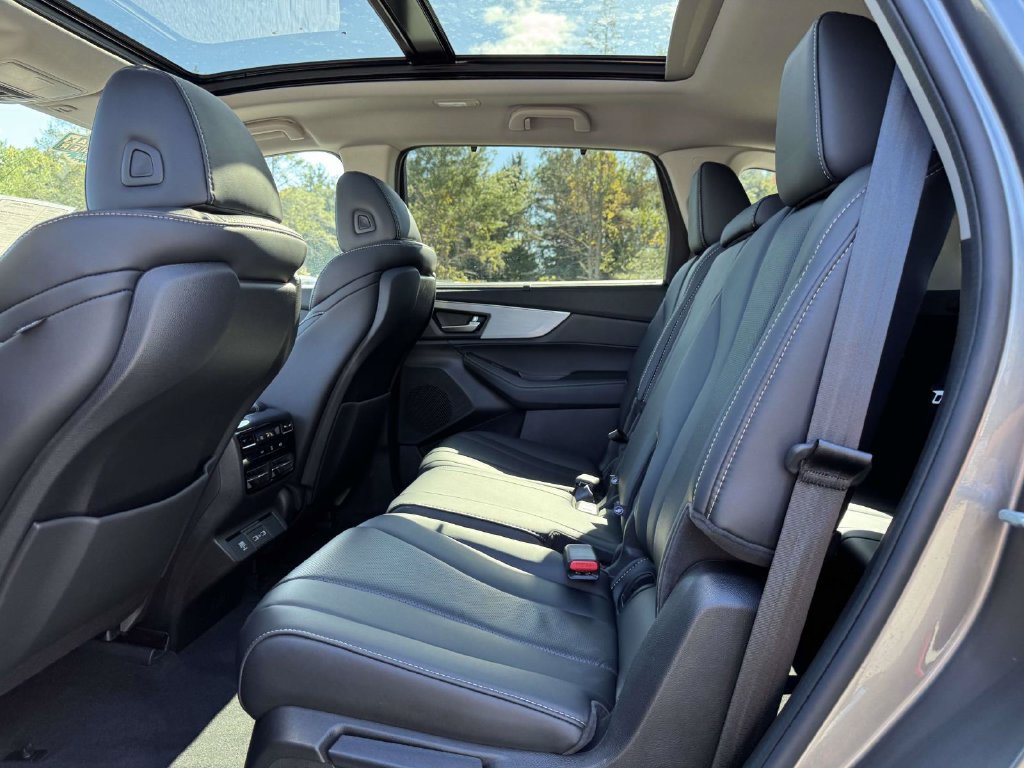 Certified 2024 Acura MDX w/ Technology Package AWD/4WD image 10
