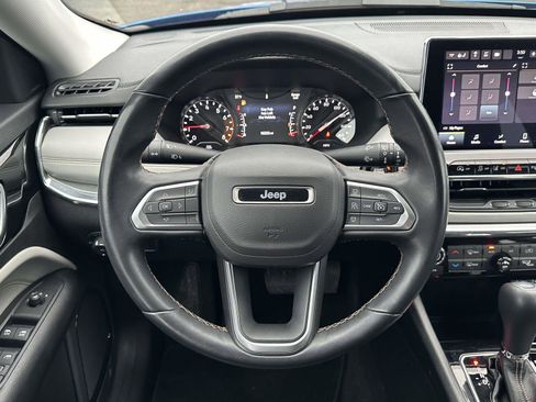 Used 2022 Jeep Compass Limited image 15