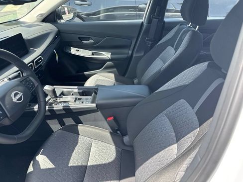 Certified 2026 Nissan Sentra SV w/ SV Convenience Package FWD image 7