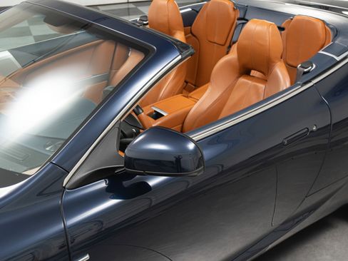 Used 2011 Aston Martin DB9 Volante RWD image 45