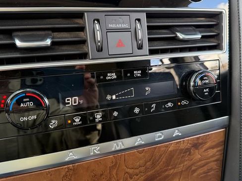 Used 2024 Nissan Armada SL image 17
